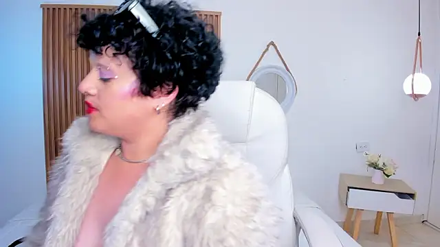 Alaska_deluxe Live XXX-Chat