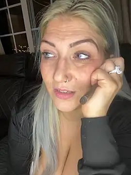 LittleMissEeve: онлайн-секс-чат