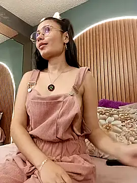 NayeCloud Live XXX-chat