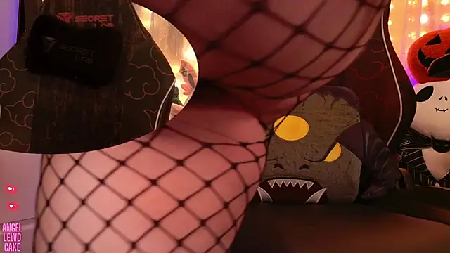 Chat XXX Live Angel-Lewd-Cake