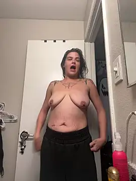 SafeinouterSpace élő XXX-chatje