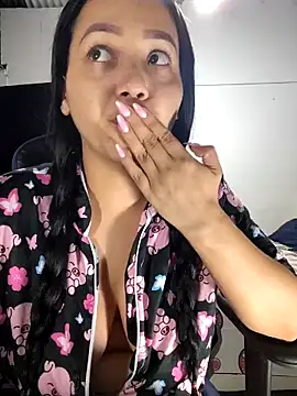 karly_hot_のライブXXXチャット