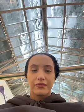 MiaTee élő XXX-chatje