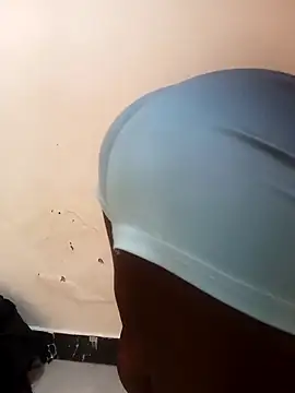 ShatraKaleesi élő XXX-chatje