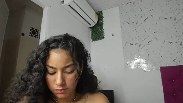 عرض كام emily_stars1