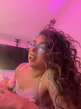 Samantha_Bernardo Adlı Modelin Canlı XXX Sohbeti