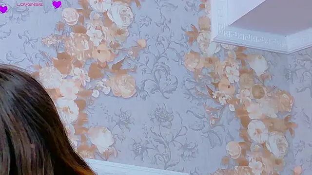 CoraVex Adlı Modelin Canlı XXX Sohbeti