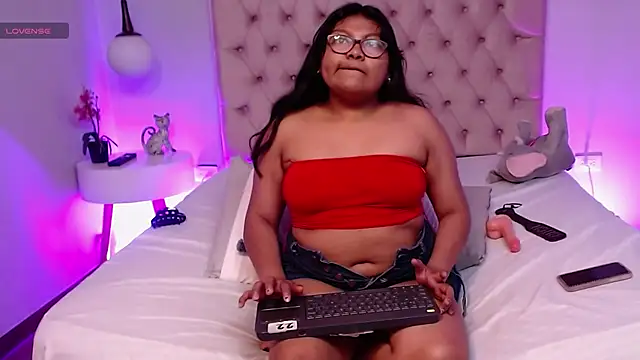 Czat XXX na żywo – Kiri_Black_