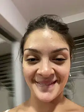 Danielaeliana élő XXX-chatje