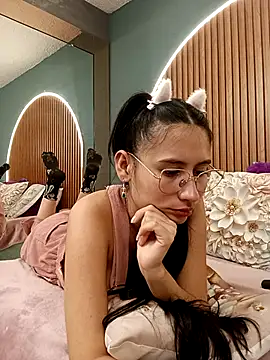 NayeCloudn Live XXX chat