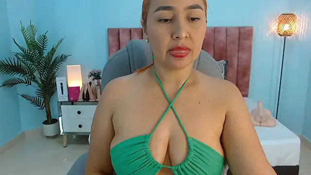 nana_levy Adlı Modelin Canlı XXX Sohbeti