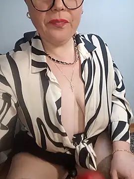 EllaLove2277 即時 XXX 聊天