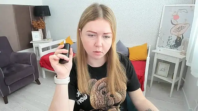 BettyBloom69 Adlı Modelin Canlı XXX Sohbeti