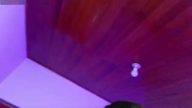 Chat +18 de ilayra_smith ao vivo