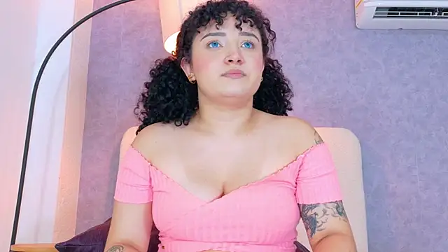 Tracielowe_w Adlı Modelin Canlı XXX Sohbeti