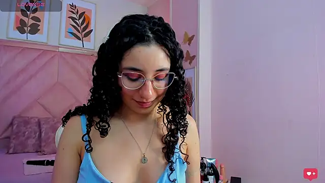 DemiJones_: онлайн-секс-чат