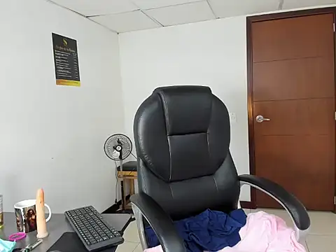 Aisha_hotts777 Adlı Modelin Canlı XXX Sohbeti