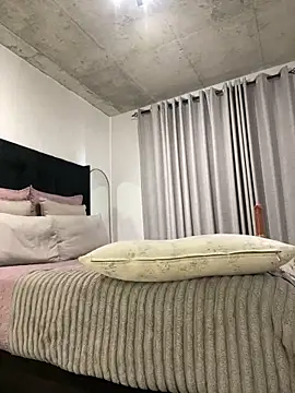 Mercedes_555 Webcam Show