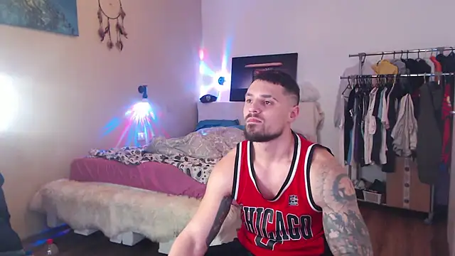 Tiberius_hunk Chat XXX in diretta