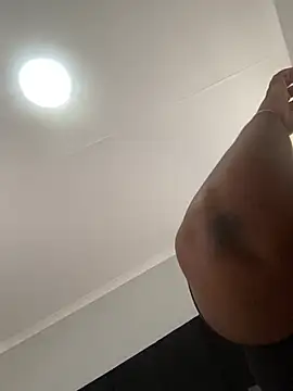 MissLola27's Webcam Show