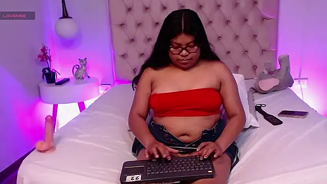 Kiri_Black_: вебкам-шоу