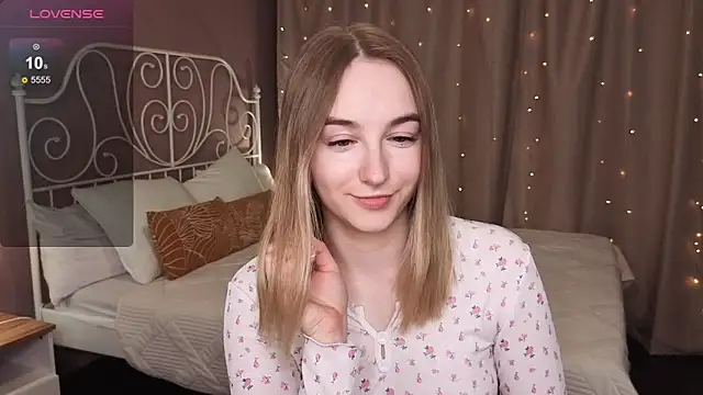 Shy_Polly élő XXX-chatje