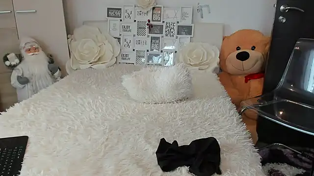 sweetemy4u Adlı Modelin Canlı XXX Sohbeti