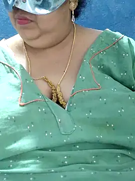 tamilthanushri's Live XXX Chat