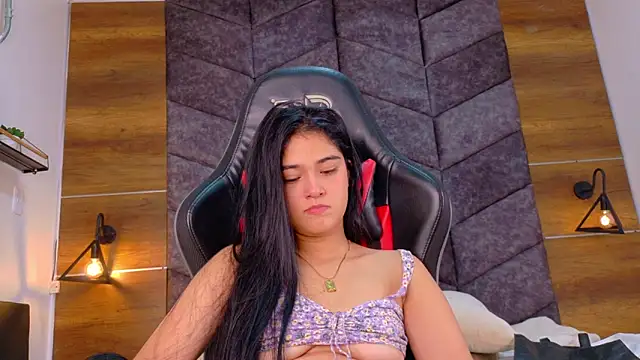 EmmaLou__'s Webcam Show