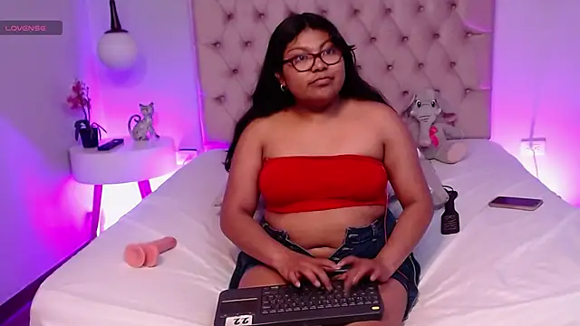 Chatroom XXX en direct de Kiri_Black_