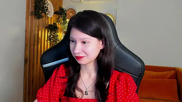 XXX chat uživo modela SaraDenars