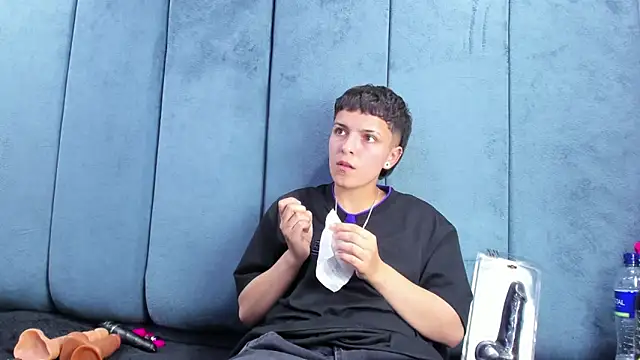 Megan_Thompson_ Adlı Modelin Canlı XXX Sohbeti