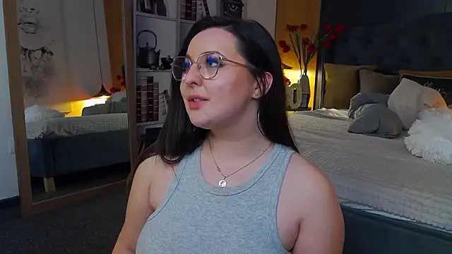 Mia_Swano Adlı Modelin Canlı XXX Sohbeti