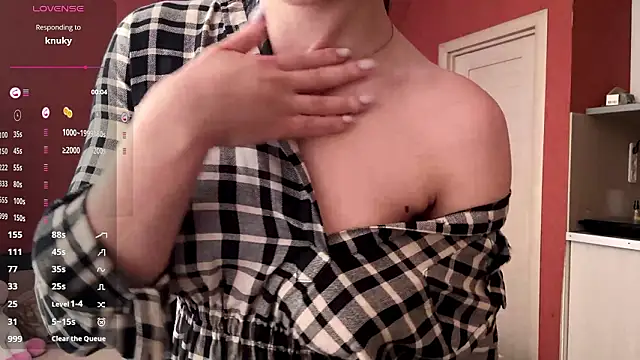 SanoraVillnave Adlı Modelin Canlı XXX Sohbeti