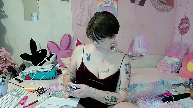 Chat +18 de Sandrasexxyy ao vivo