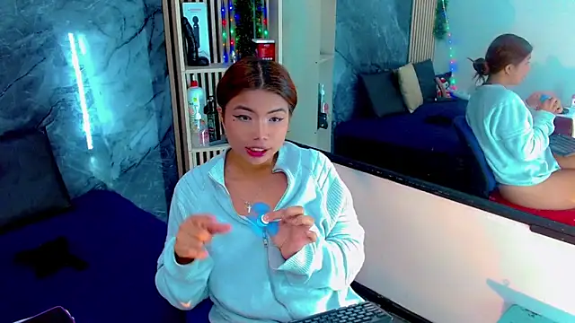 Chat +18 de Cloelombard ao vivo