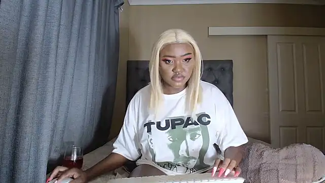 nanababe1n Live XXX chat