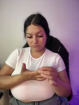 Miia__Taylor 现场XXX聊天