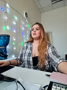 دردشة Juicy_PeachLux الجنسية المباشرة