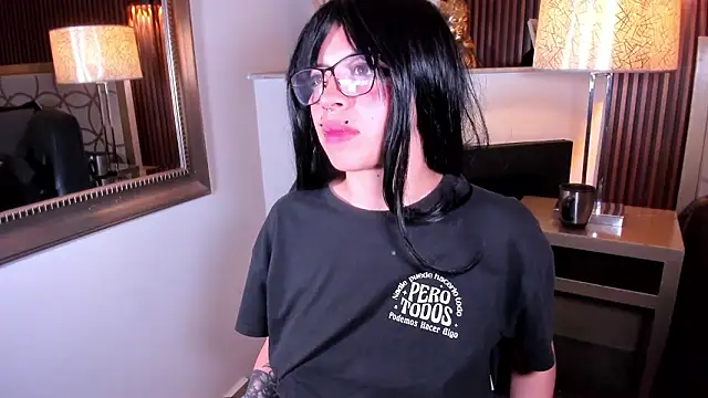 Chat +18 de NattashaHotson ao vivo