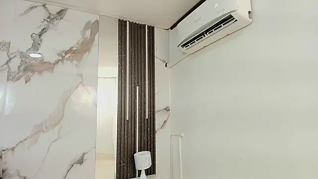 MayaBaker Chat XXX live