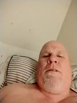 Reddog833's Webcam Show