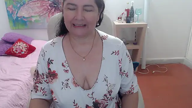 leonela_69のライブXXXチャット