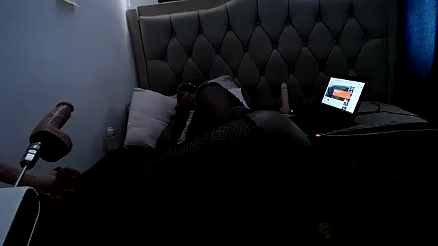 sexypumpum 网络视讯表演