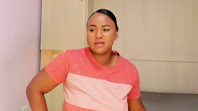 XXX chat uživo modela EmilyyStuart