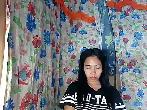 PinaySkinnyGirl élő XXX-chatje