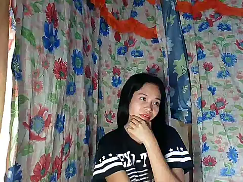 PinaySkinnyGirl's Live XXX Chat