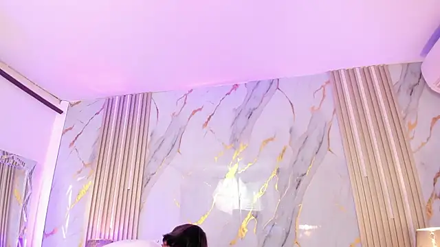 Онлайн чат XXX LaxiZoe