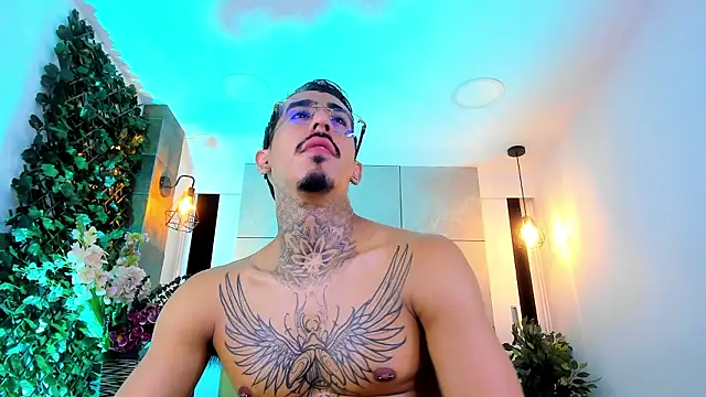 Donovan_Desmond Live XXX-Chat