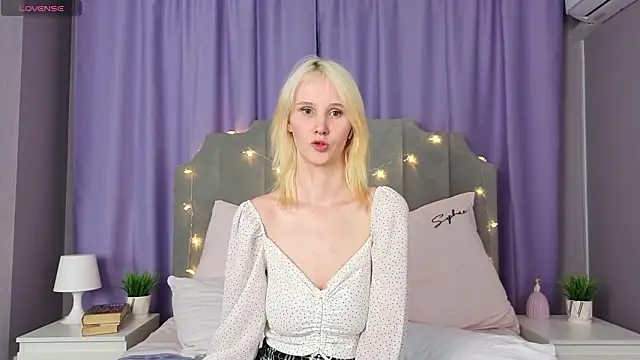 CrystalLili webkamerás műsora